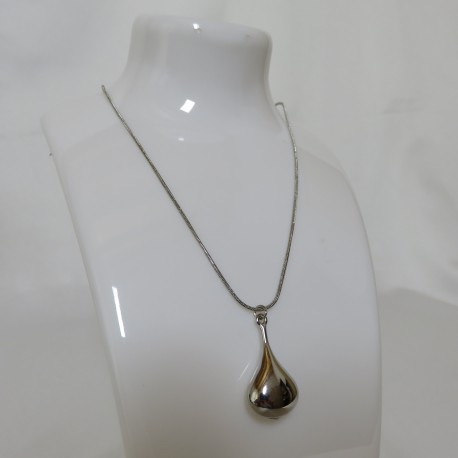 Collier avec larme argentée