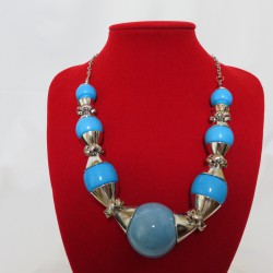 Collier balles bleues